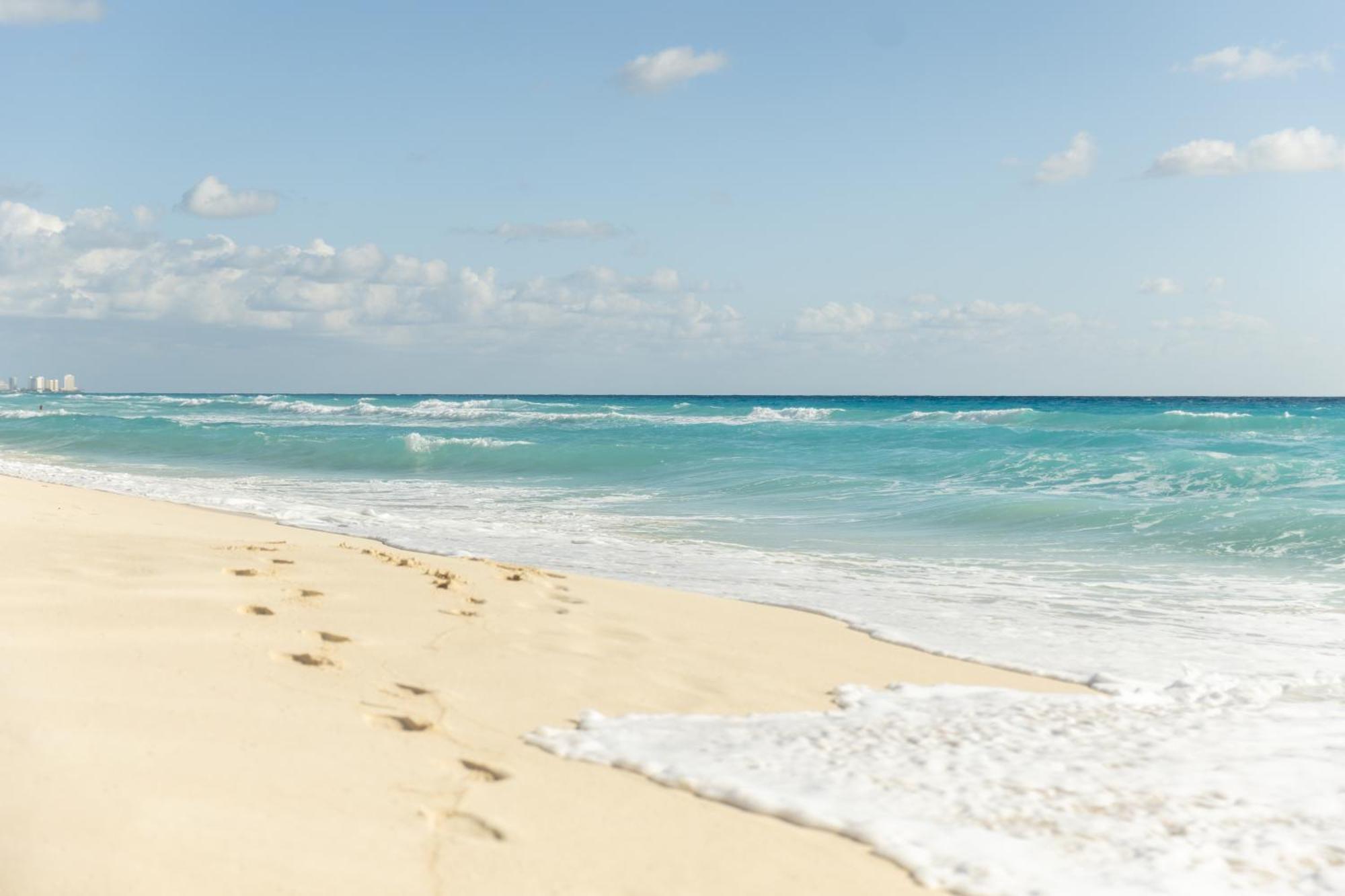 Seadust Cancun Family Resort Exterior photo