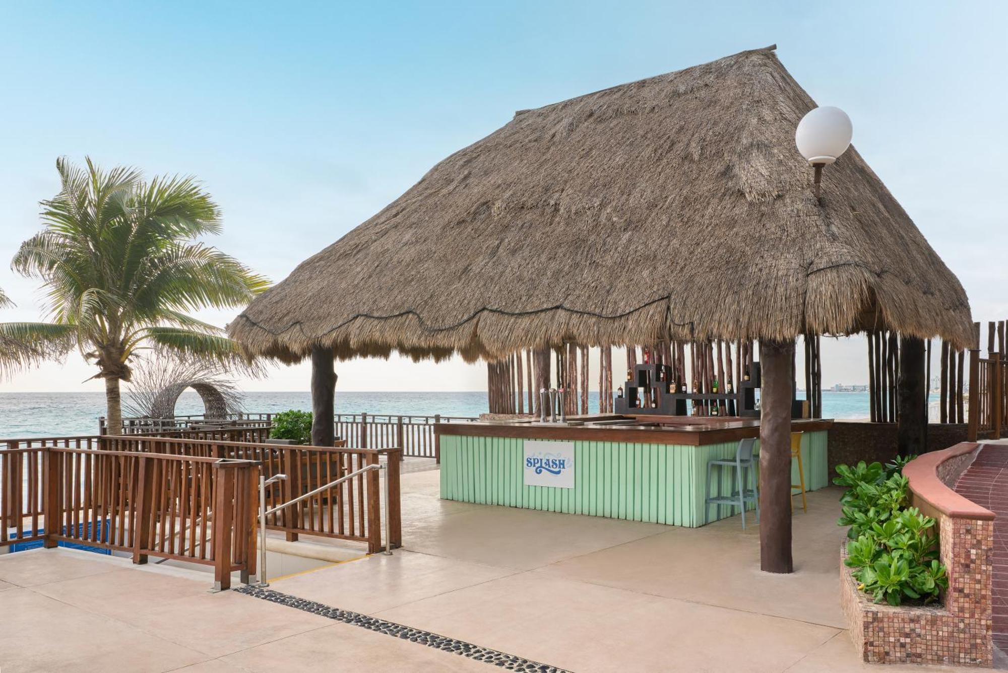 Seadust Cancun Family Resort Exterior photo